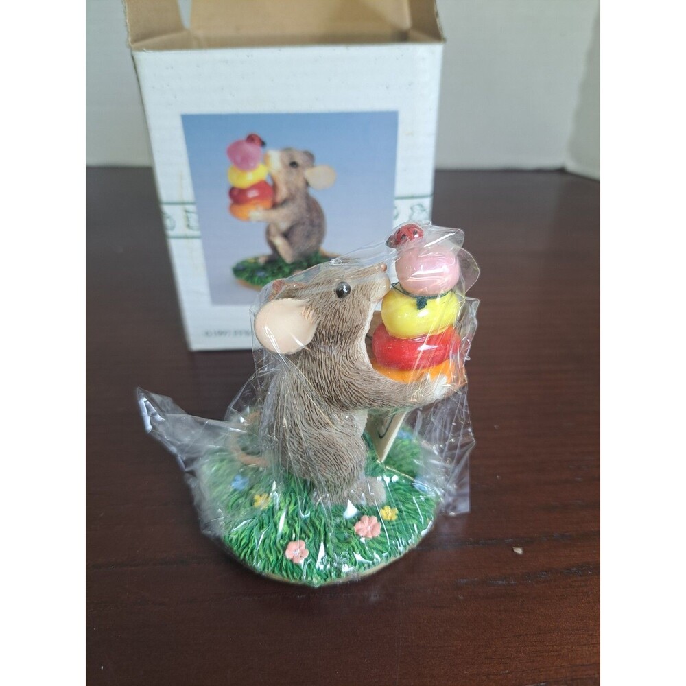 Charming Tails 1997 Gathering Treats Figurine